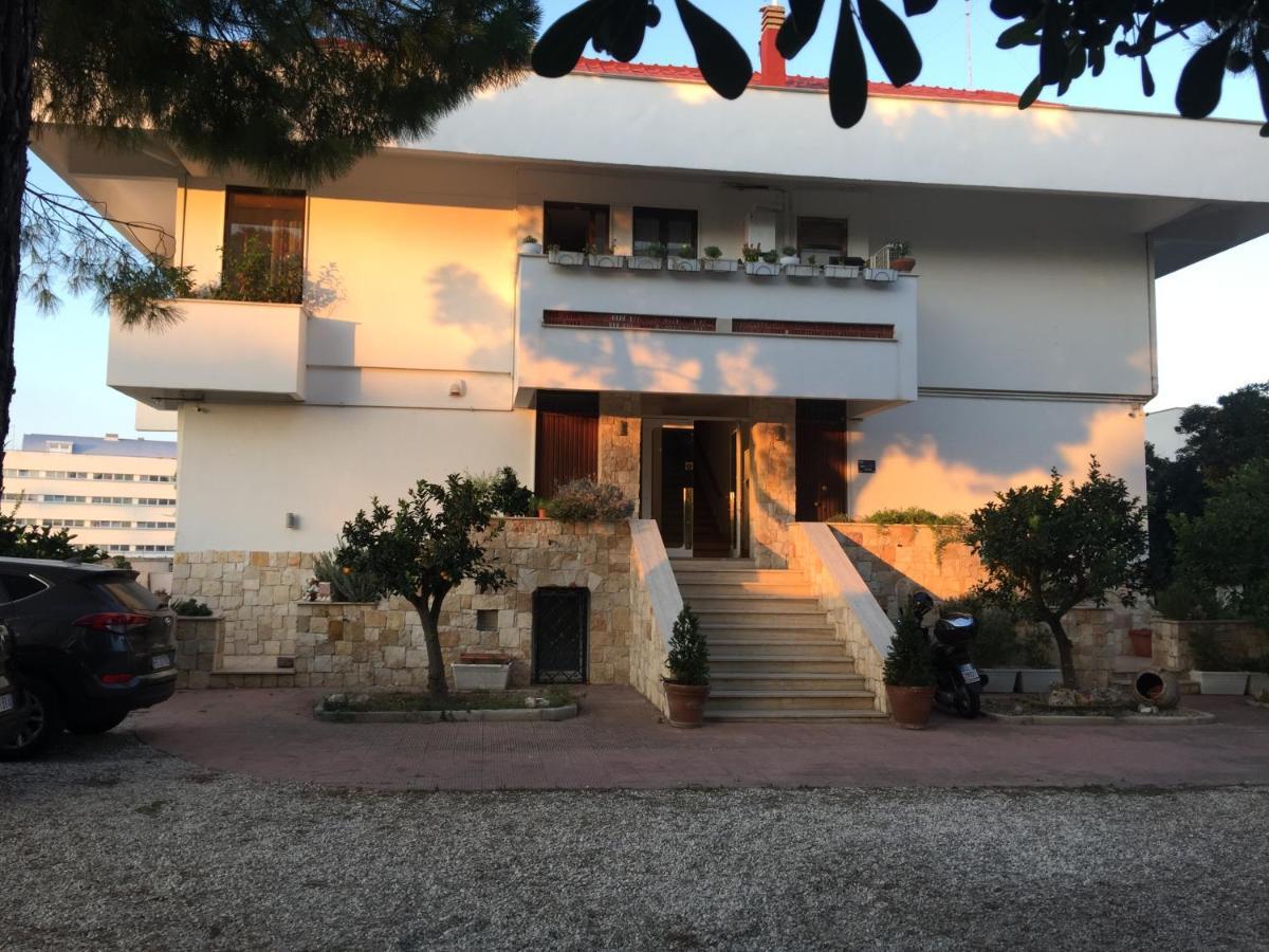 La Casa Di Emanuella - Rooms & International Suites Bari Exterior photo